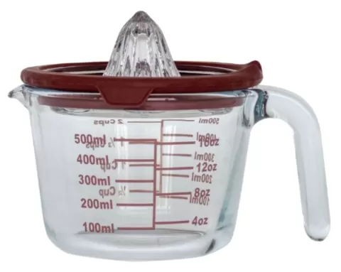 Messbecher mit Entsafter